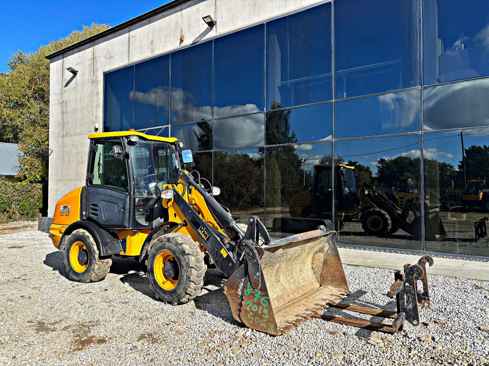 JCB 406 B ŁADOWARKA KOŁOWA 2013R | | 407 409 VOLVO L30 - 4