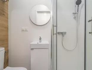 Nowoczesna kawalerka obok uczelni + internet w cenie. - 4