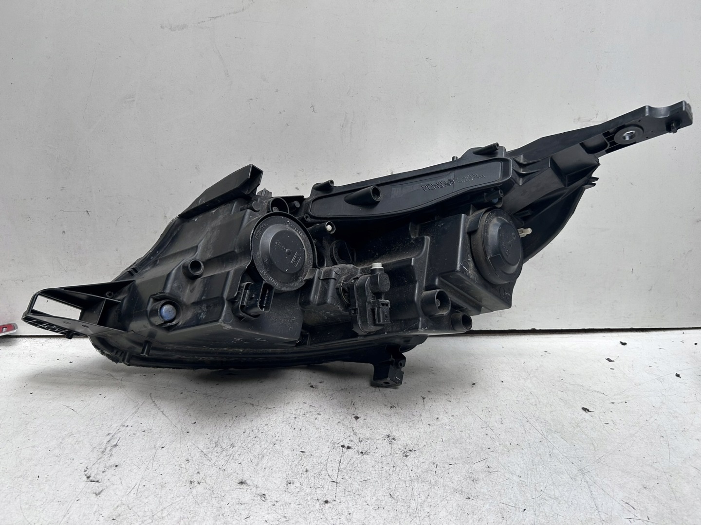 Reflektor prawy Peugeot 2008 9815402980 - 4