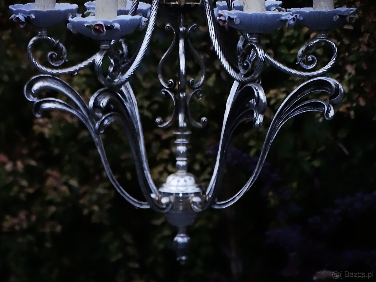 Rustykalny wiszący żyrandol świecznikowy. - 4