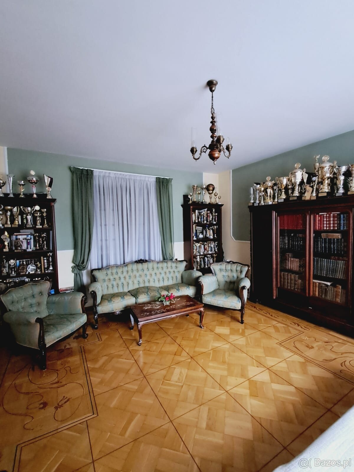 Dom parterowy z użyt. poddaszem o pow. 240 m2, działka 1700m - 4