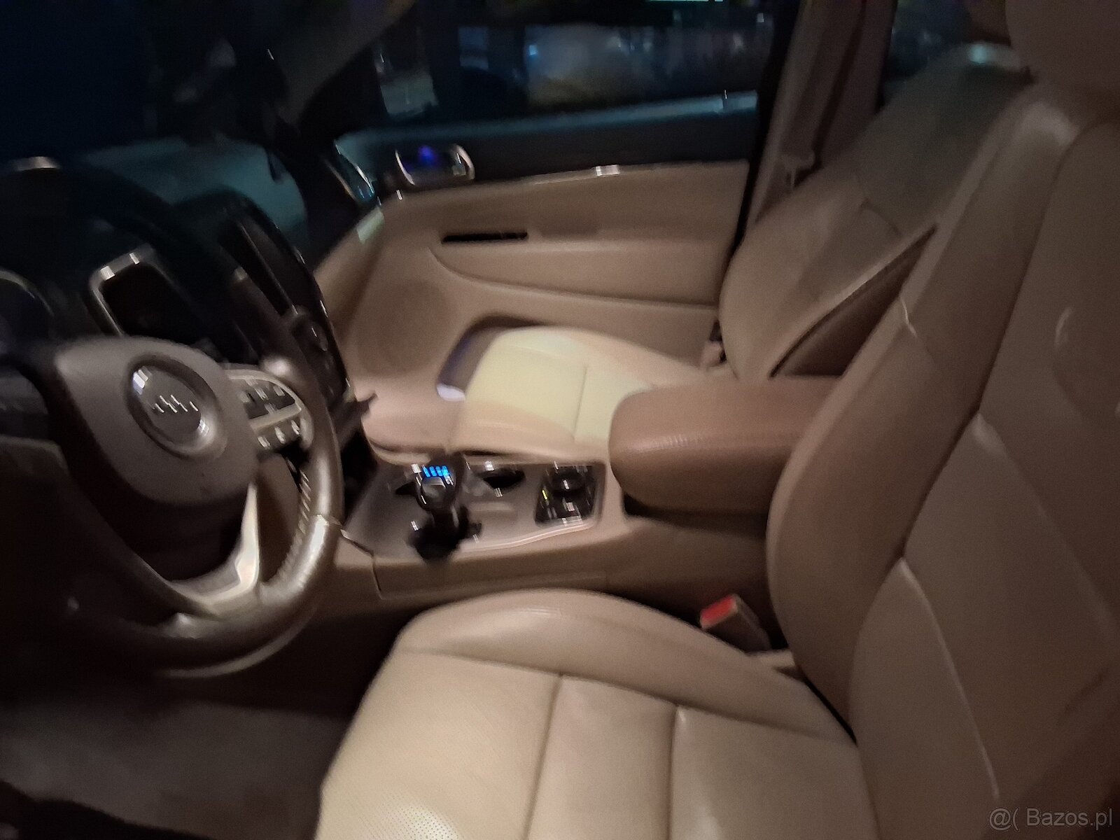 Sprzedam jeep grand cherokee-uszkodzony - 4