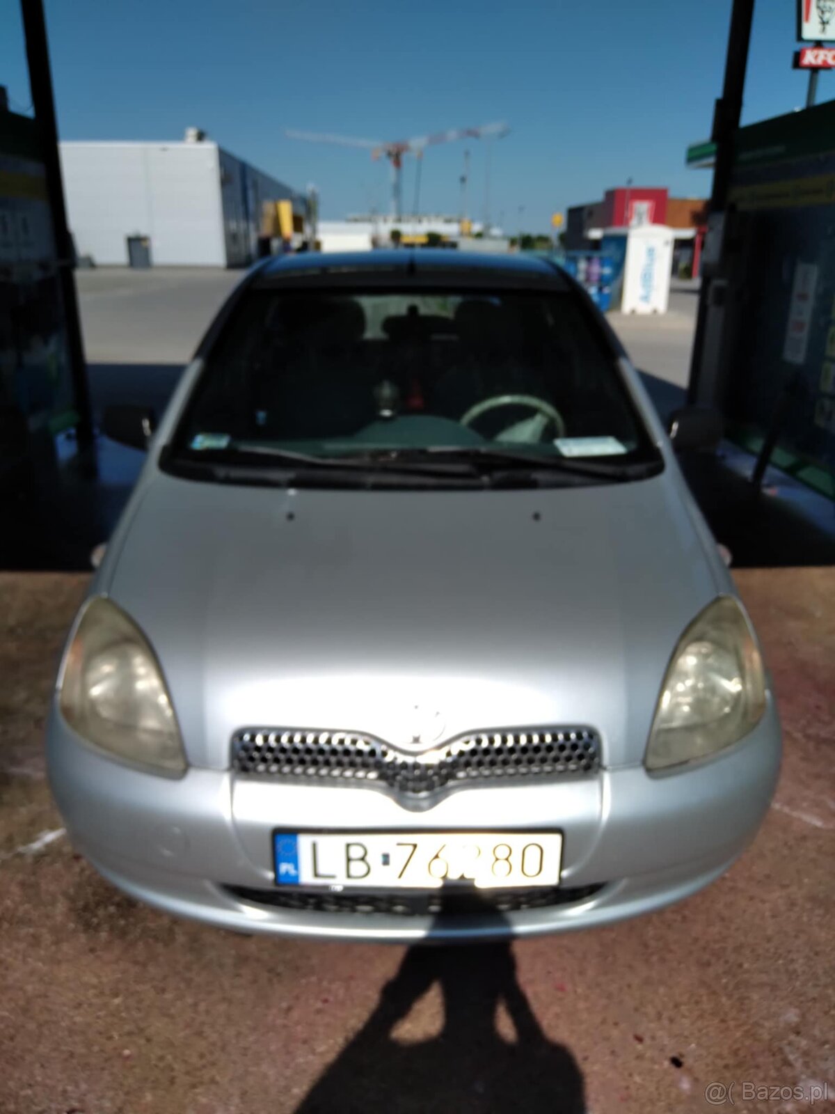 Sprzedam toyotę Yaris 1,0 2000rok - 4