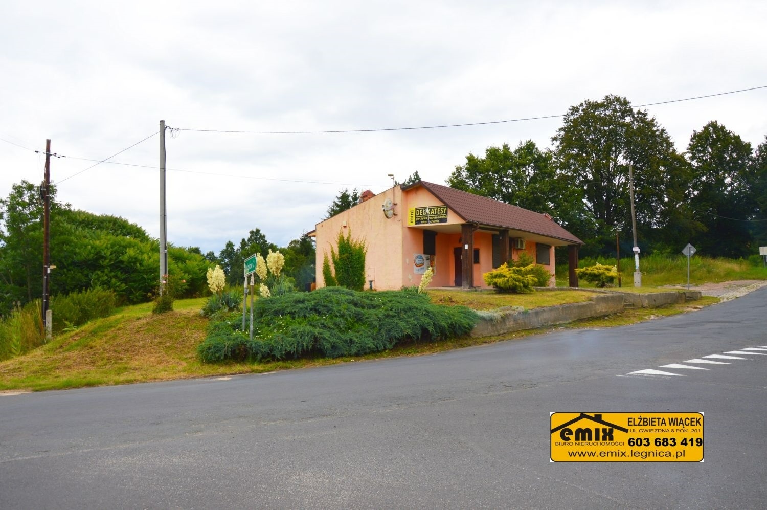 Lokal z możliwością przekształcenia na dom, działka 2880m2 - 4