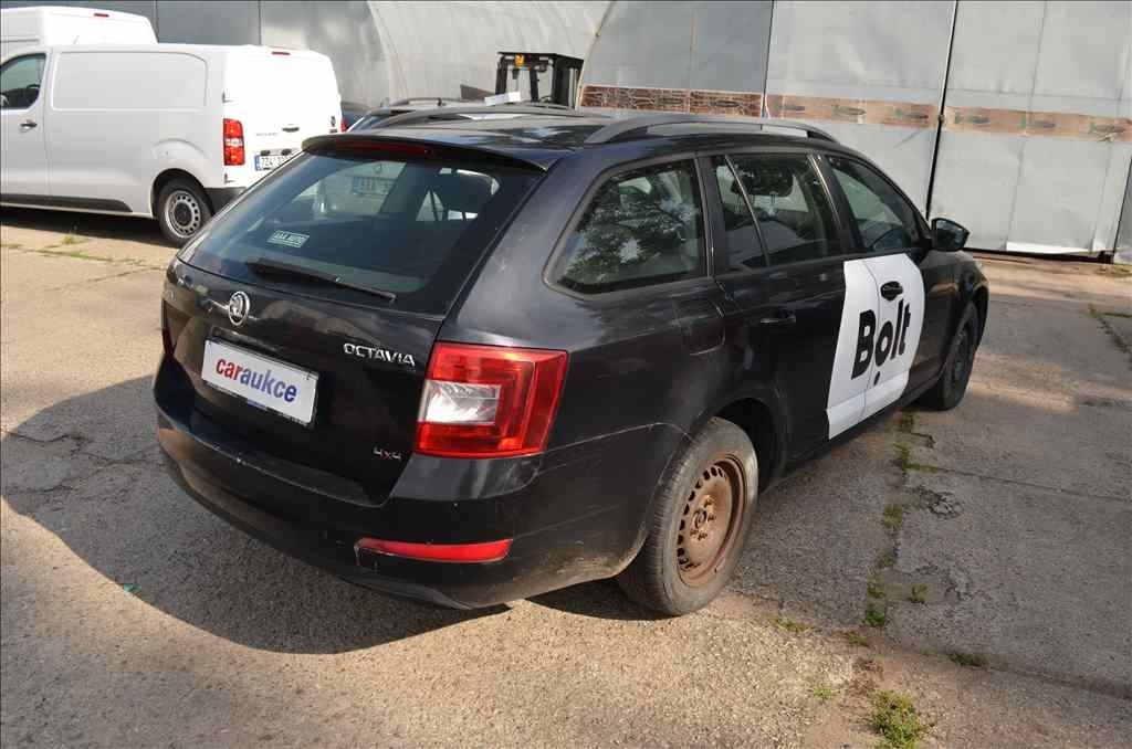 Škoda Octavia COMBI III. 1,6 TDI 4X4, 2015, 388 tys. km - 4