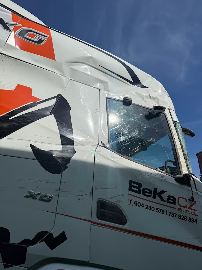 DAF XG 530 FT po wypadku - 4