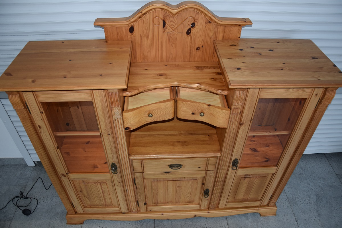 kredens z drewna sosnowego - jak nowy - 4