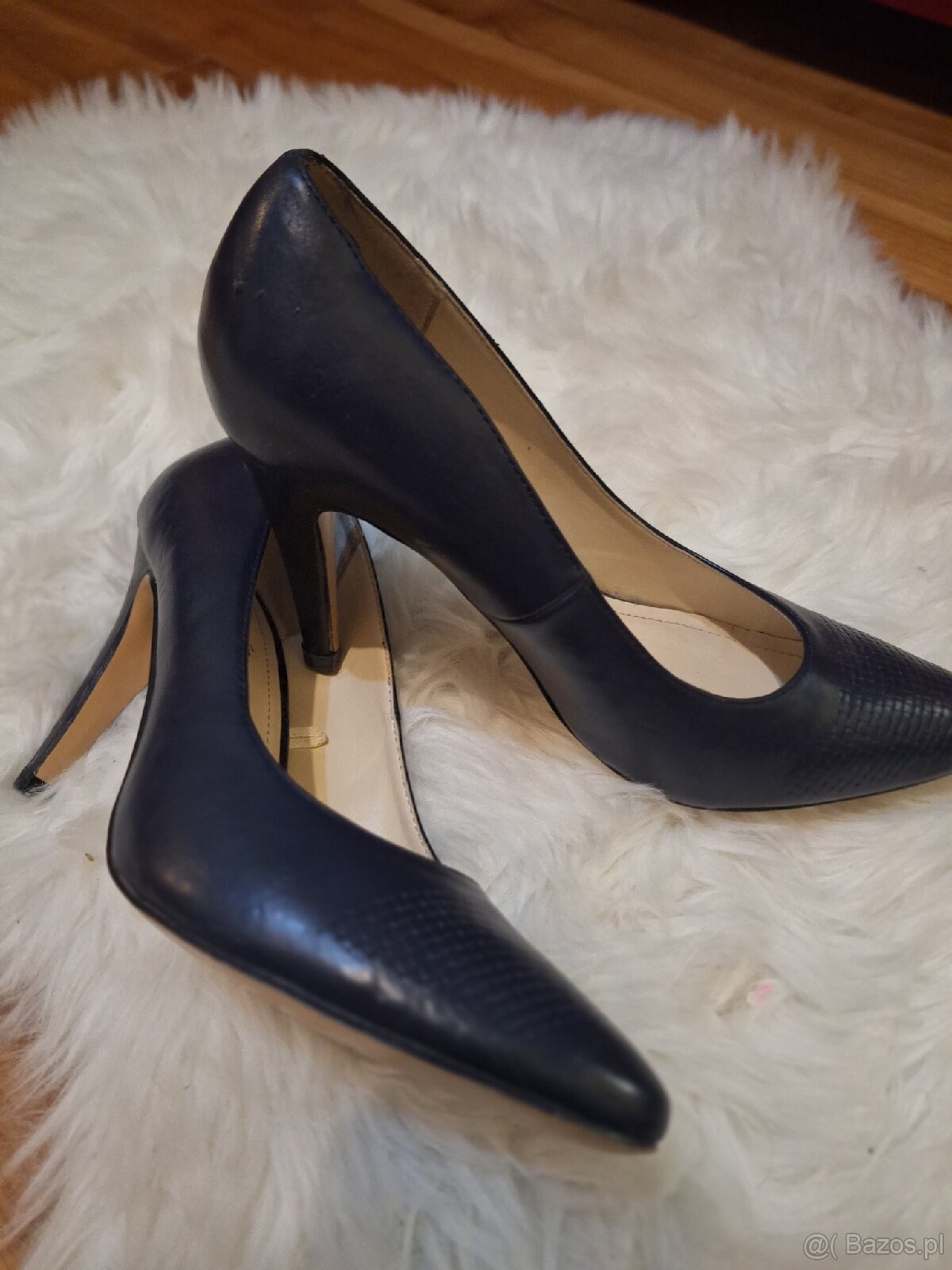 Granatowe szpilki - 4