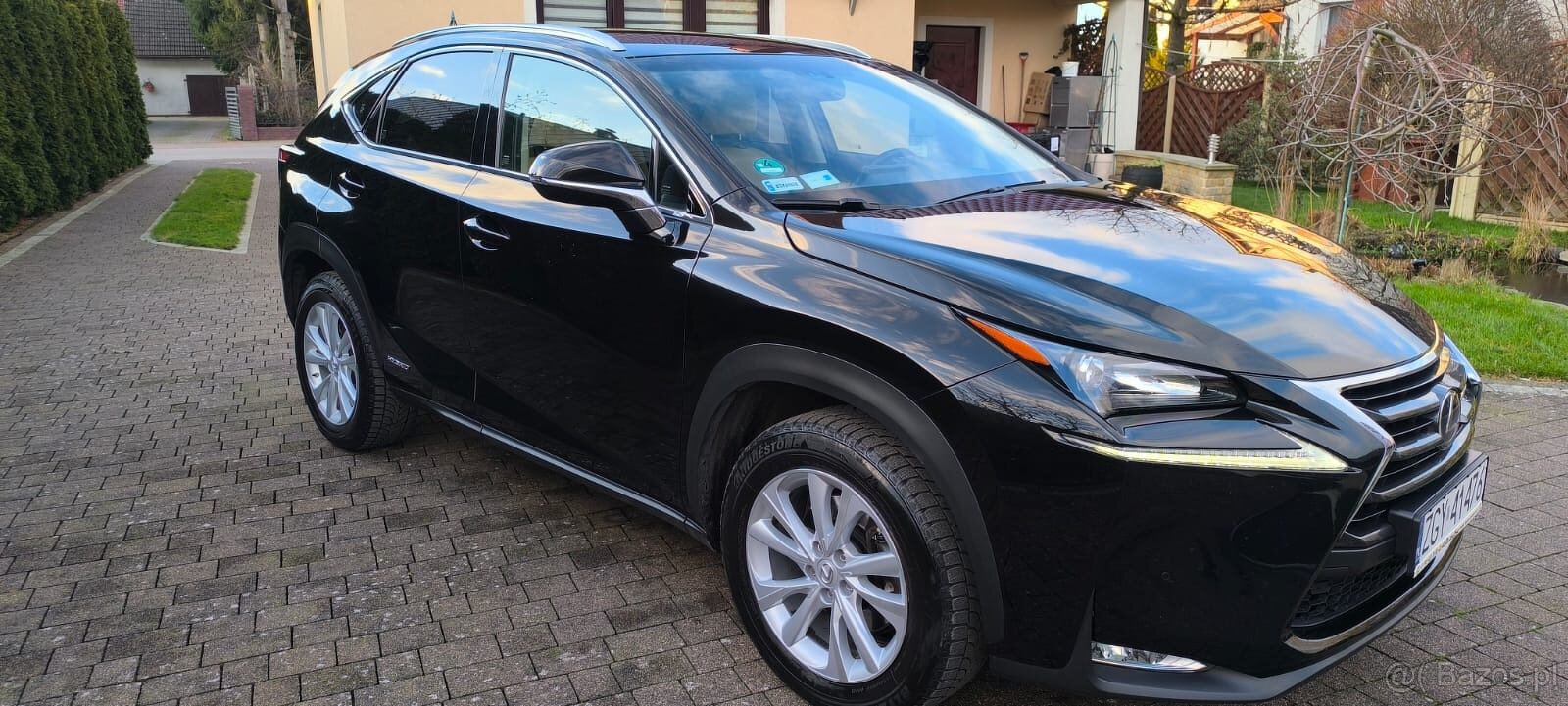 Lexus NX300H - 4