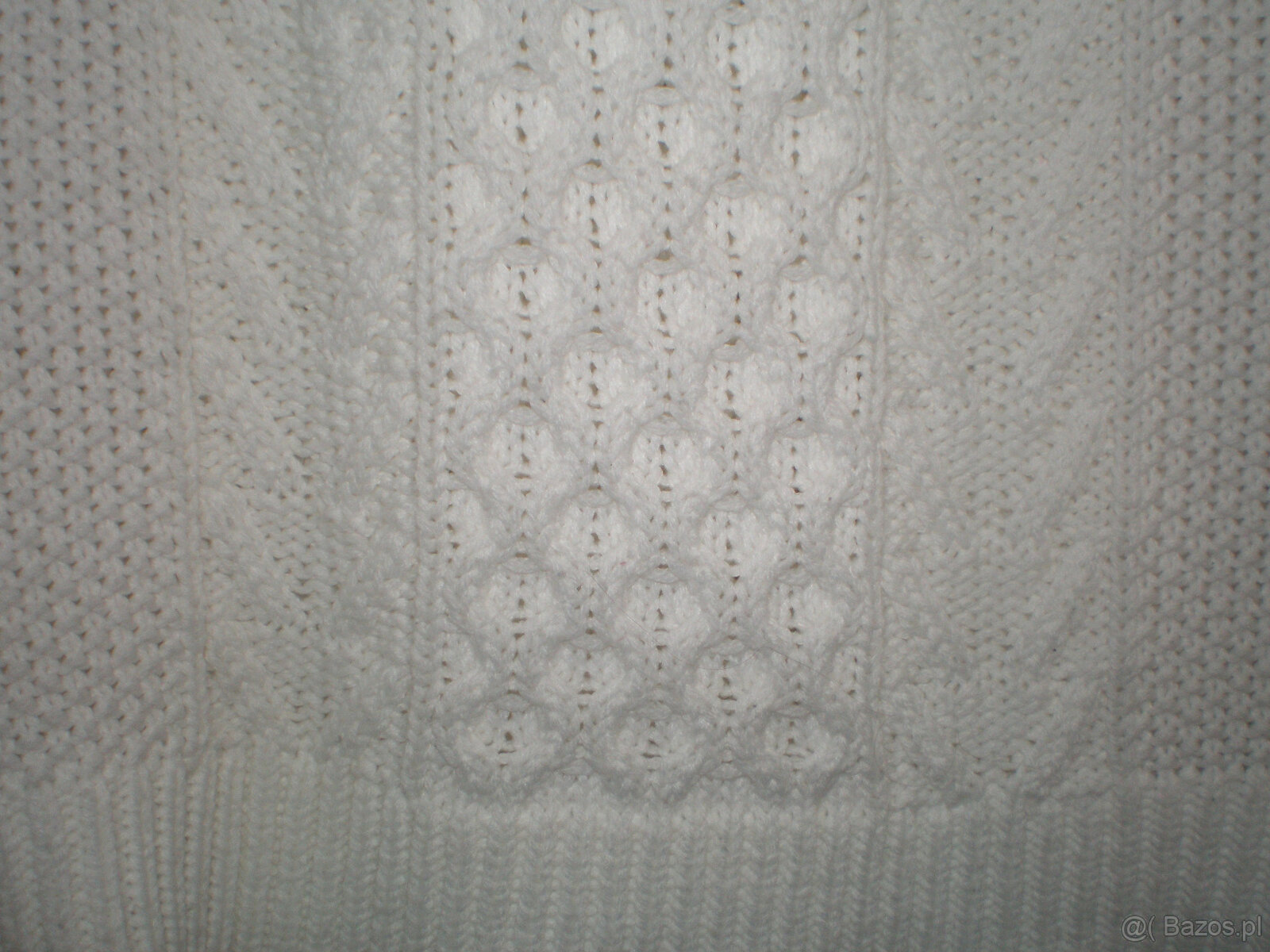 Używany biały sweter damski w rozmiarze S. - 4