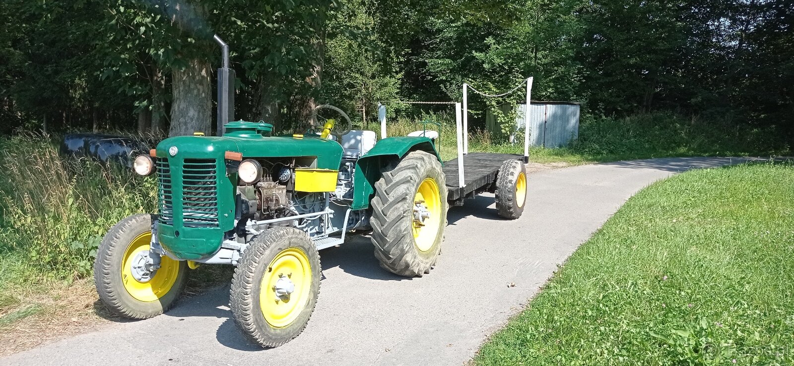 jednoosiową przyczepę rolniczą z hydraulicznym wywrotem - 4