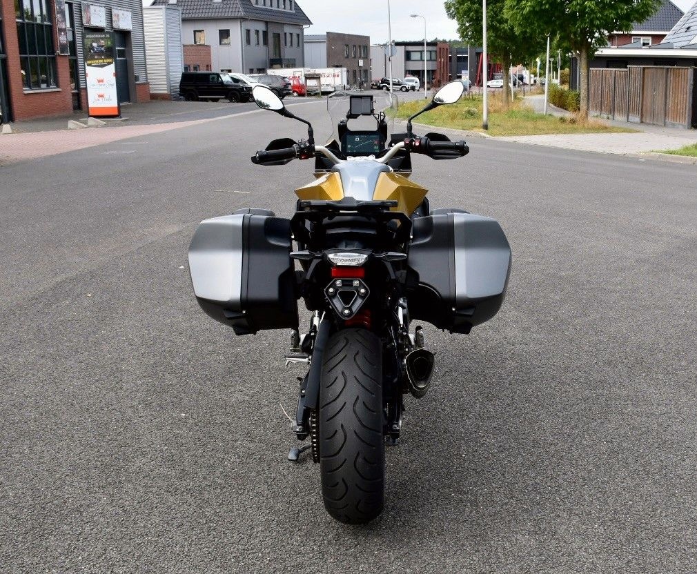 2021 BMW F 900 XR - 4