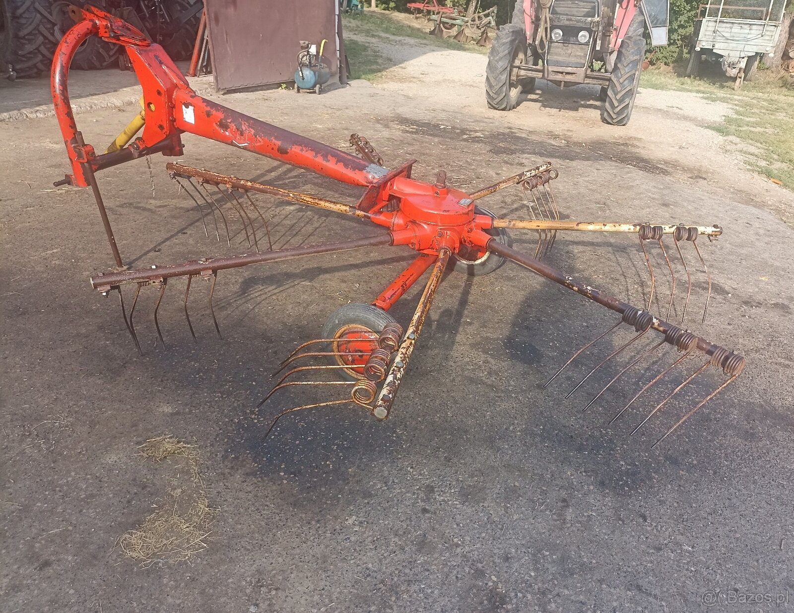 Zgrabiarka karuzelowa KUHN GA 300 M - 4