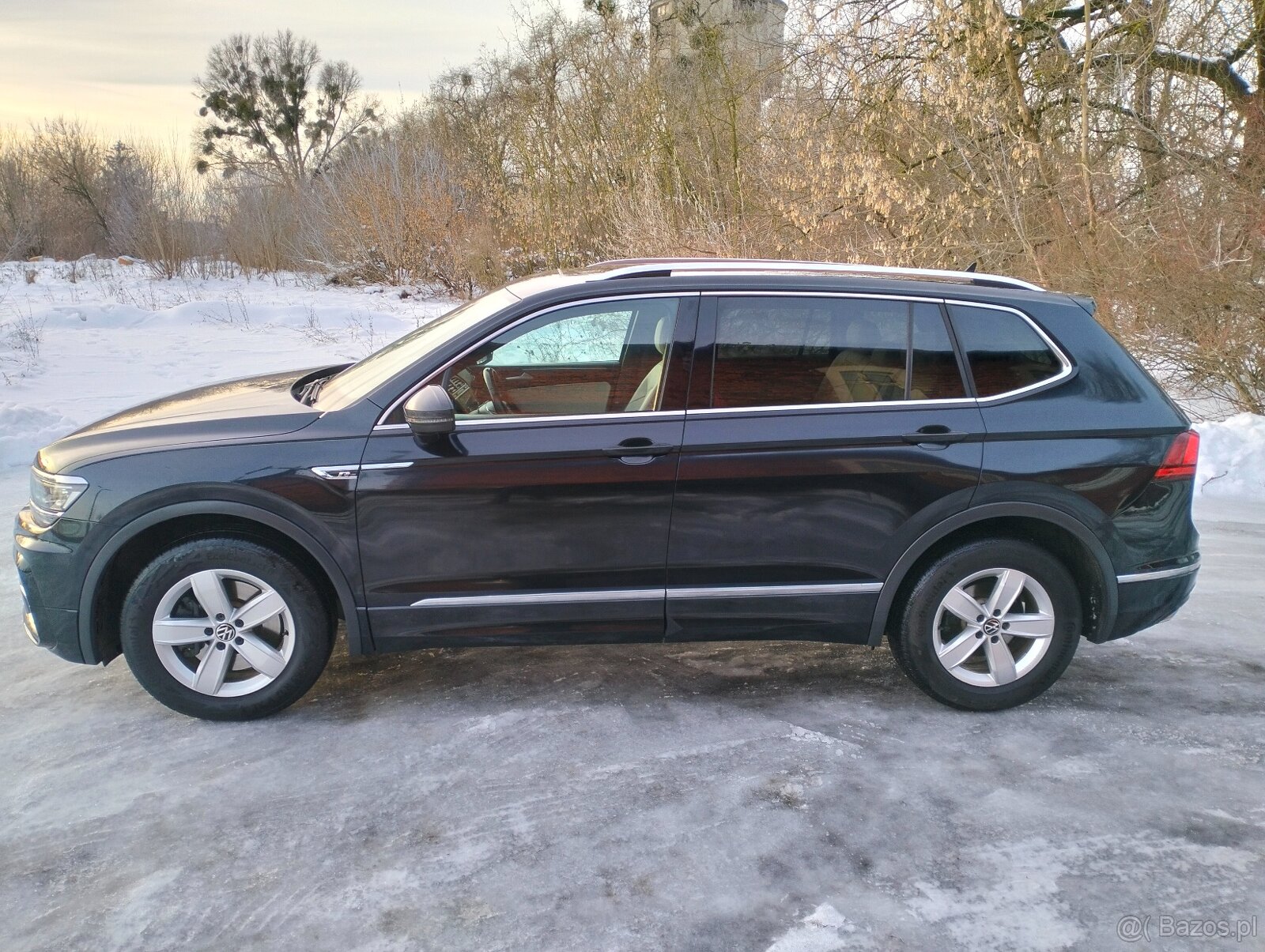 Volkswagen Tiguan and Spice r line 4motion - 4