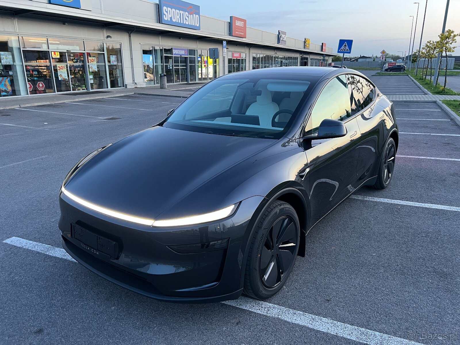 TESLA MODEL Y JUNIPER LONG RANGE NA SPRZEDAŻ W MAGAZYNIE BEZ - 4