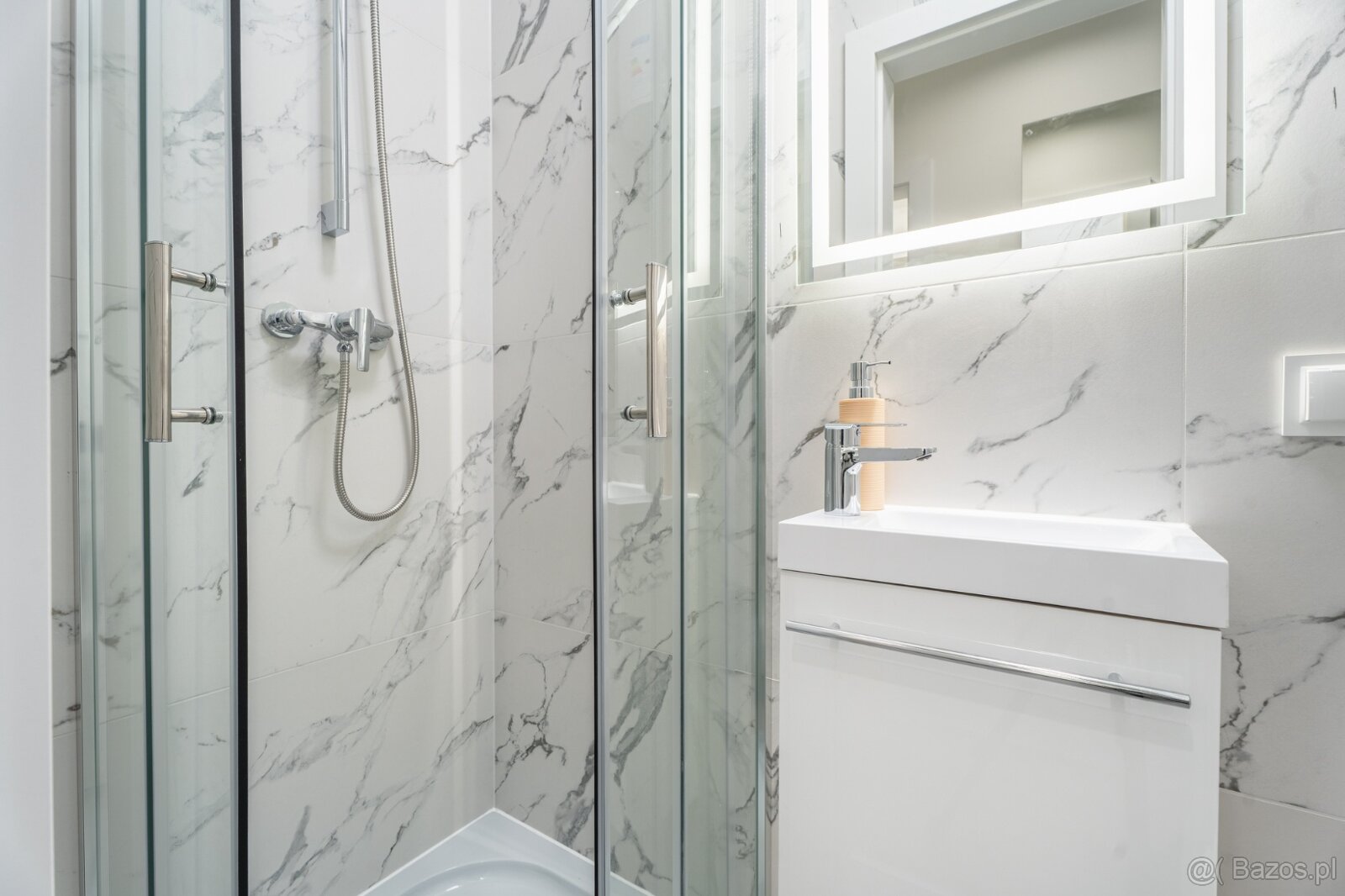 Przytulna kawalerka z łazienką w centrum Szczecina. - 4