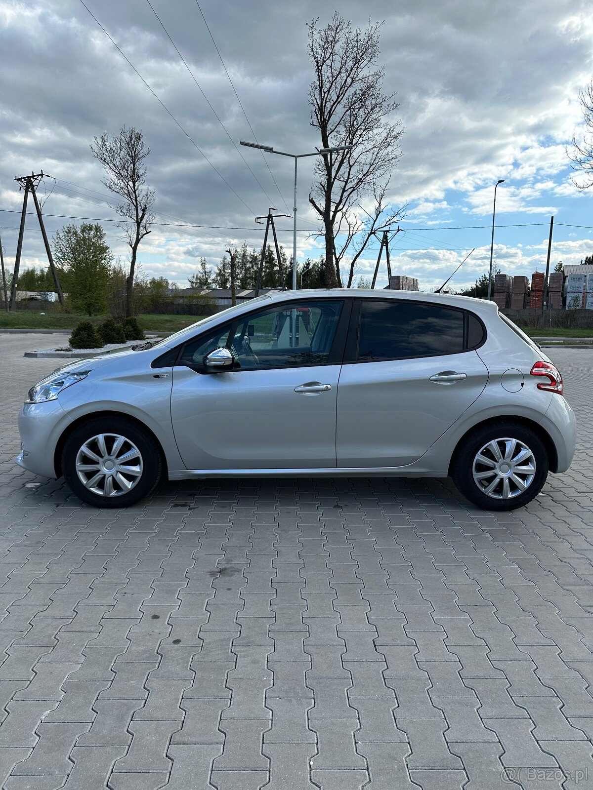 Peugeot 208 - 4