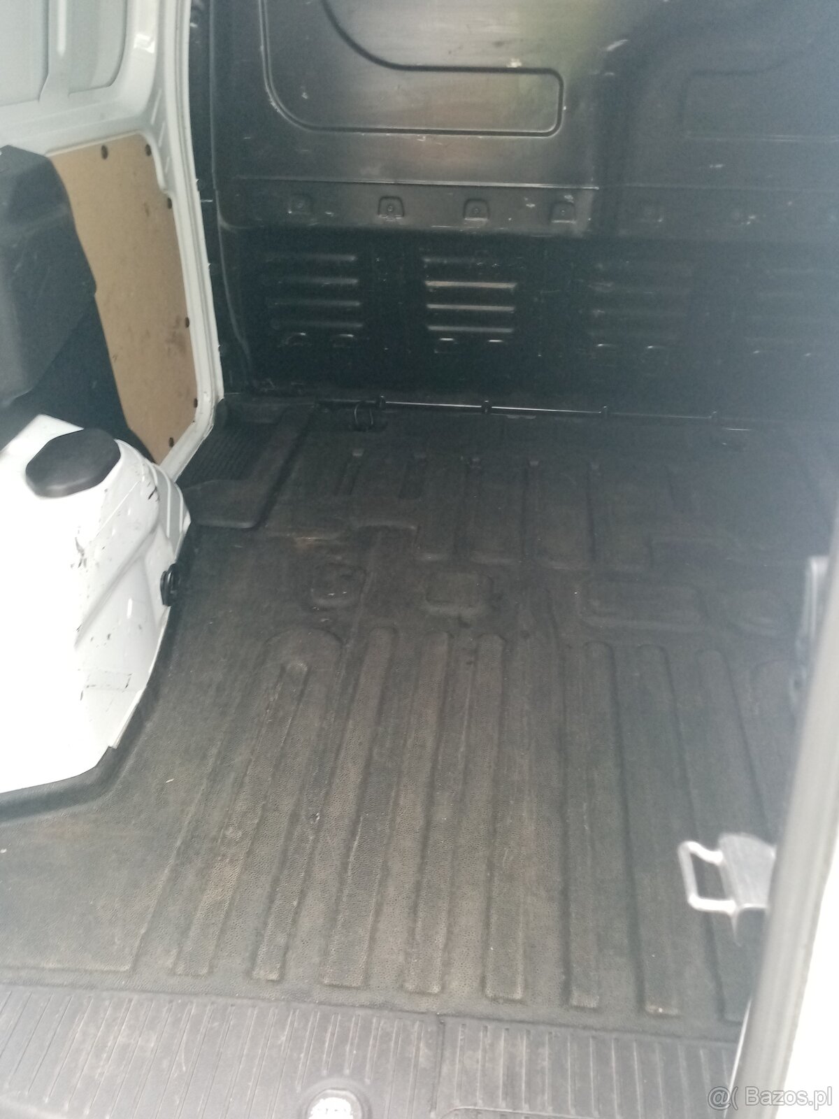 Ford Transit Courier 1.5 - 4