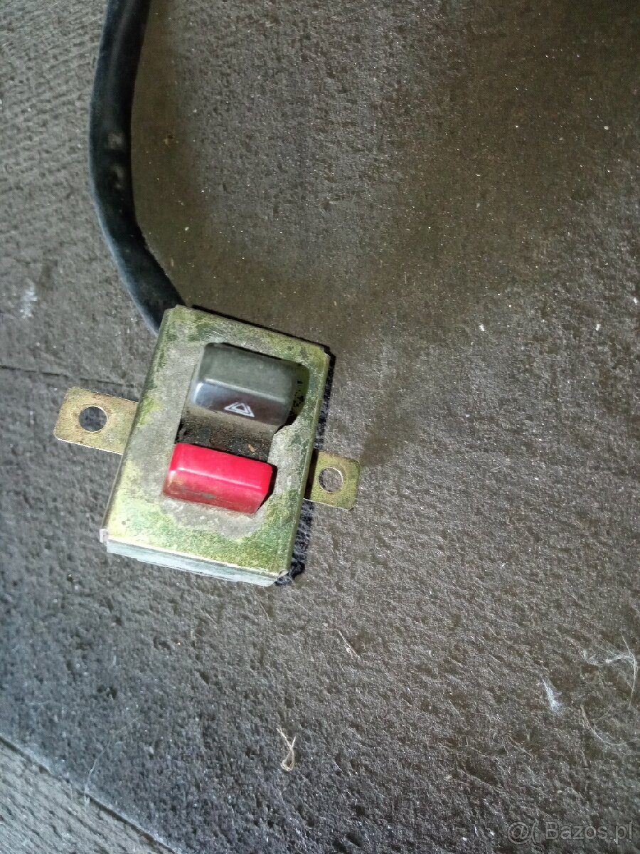 Przełącznik świateł awaryjnych Nissan Sunny hachback - 4