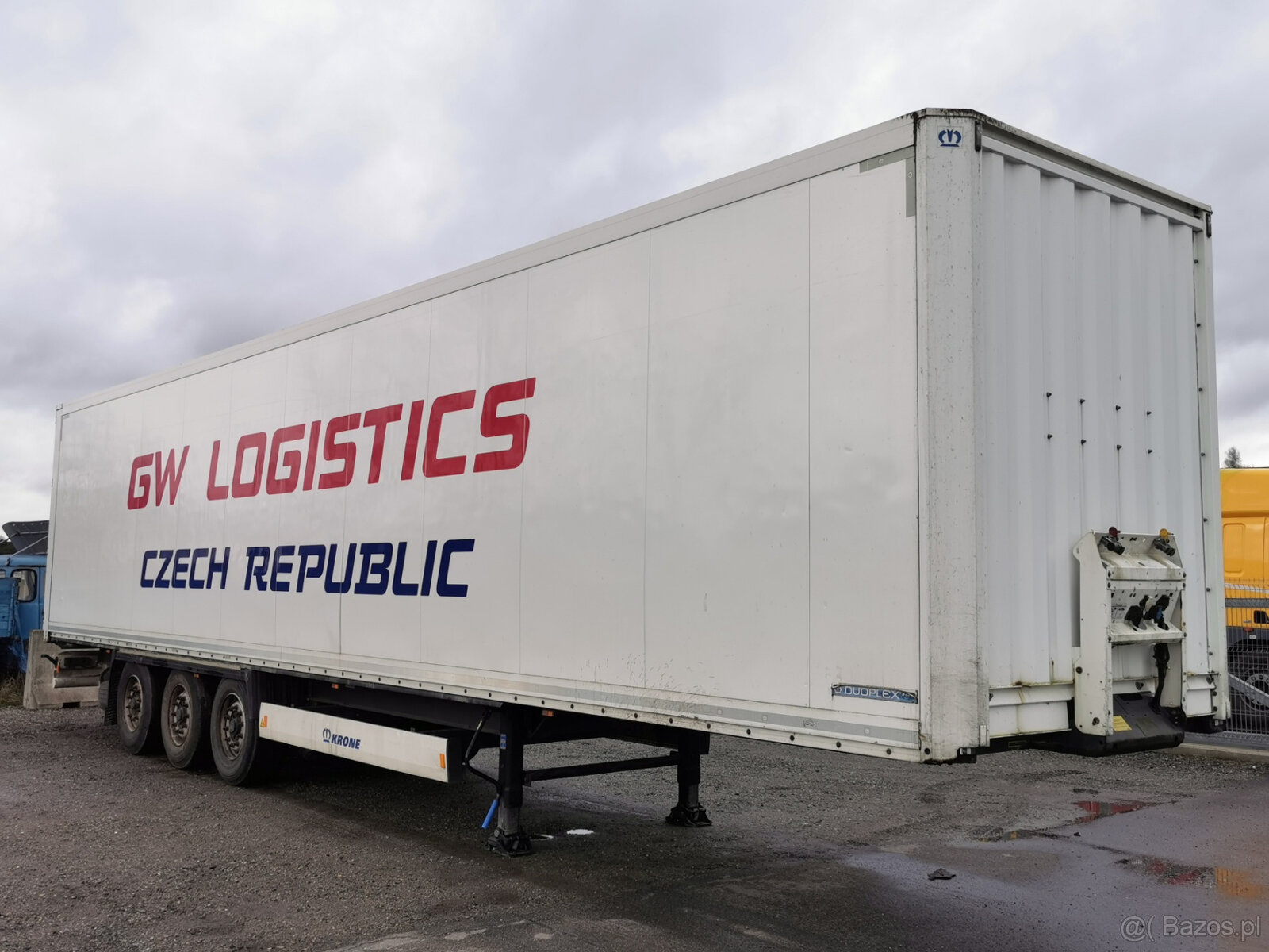 Sprzedam naczepę skrzyniową KRONE SD - USZKODZONĄ - 4