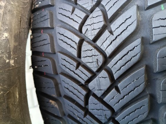 Opony zimowe Fulda. 215/55/r 17 - 4