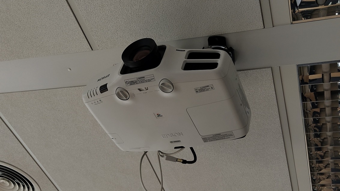 prodám dataprojektor EPSON s dálkovým ovladačem - 4