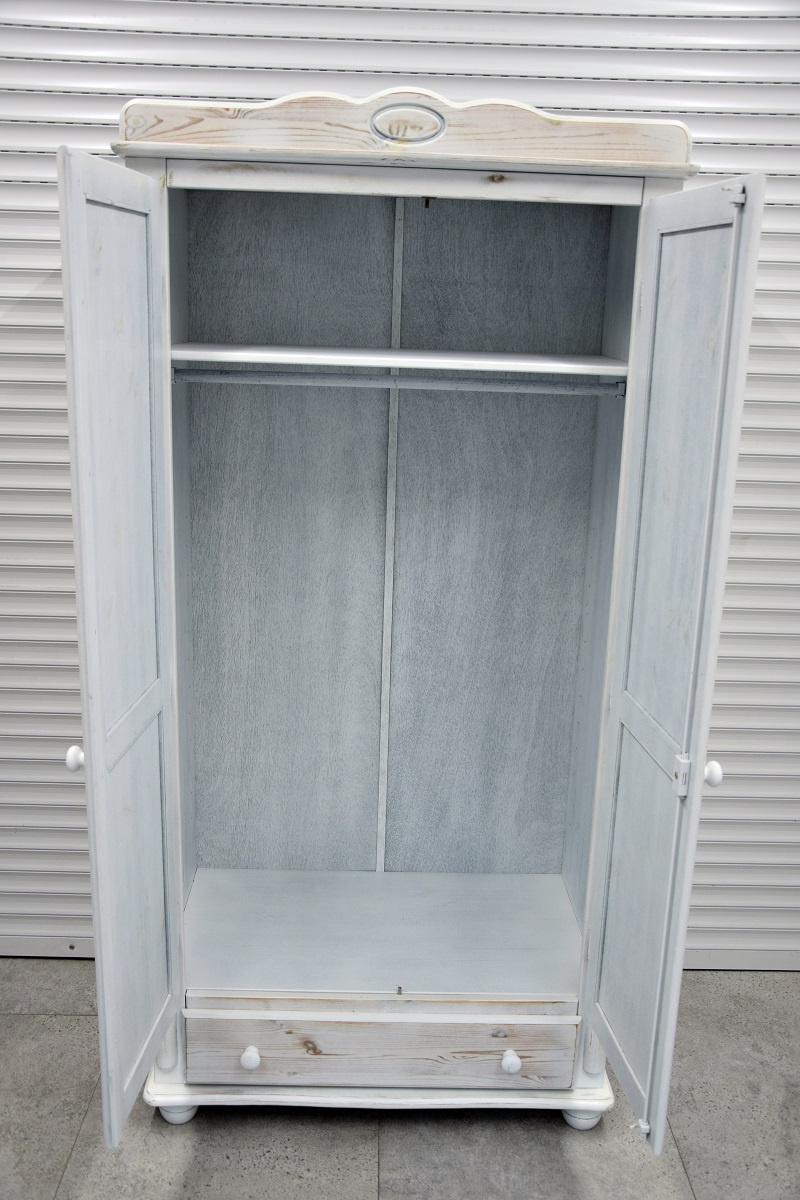 szafa z drewna sosnowego - jak nowa - 4