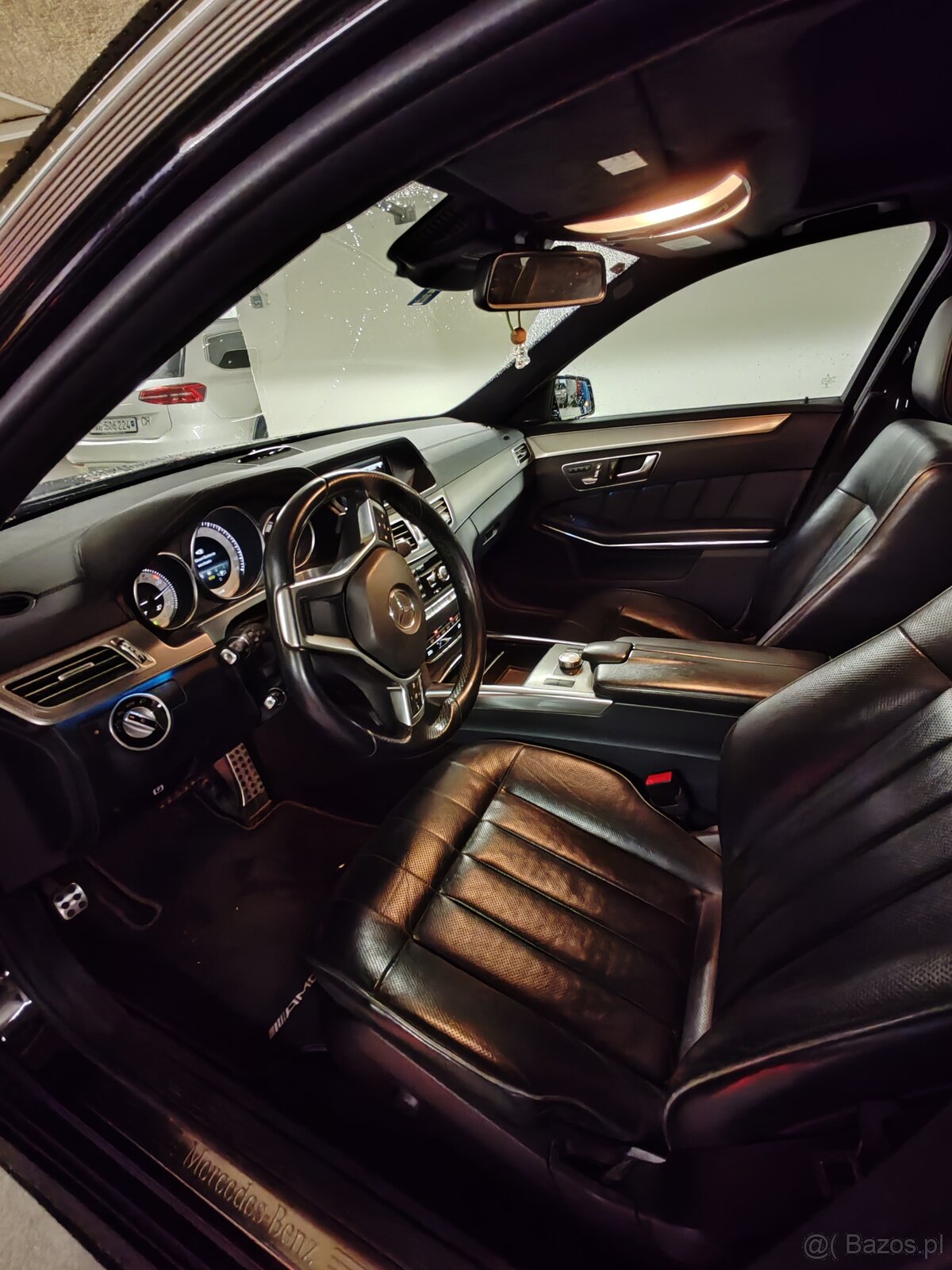 Mercedes Benz E 500, V8 Biturbo - 4
