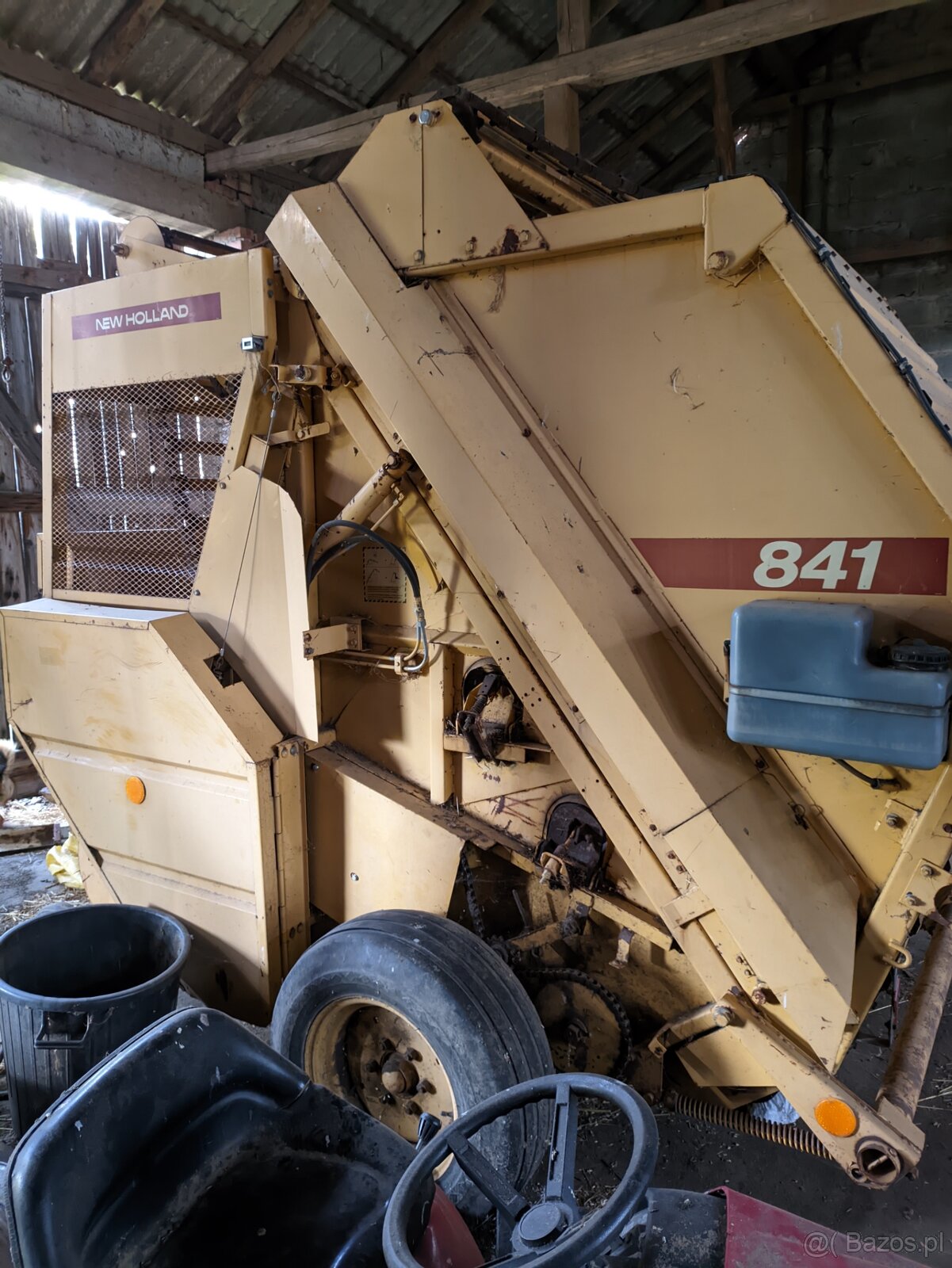 Presa New Holland 841 - 4