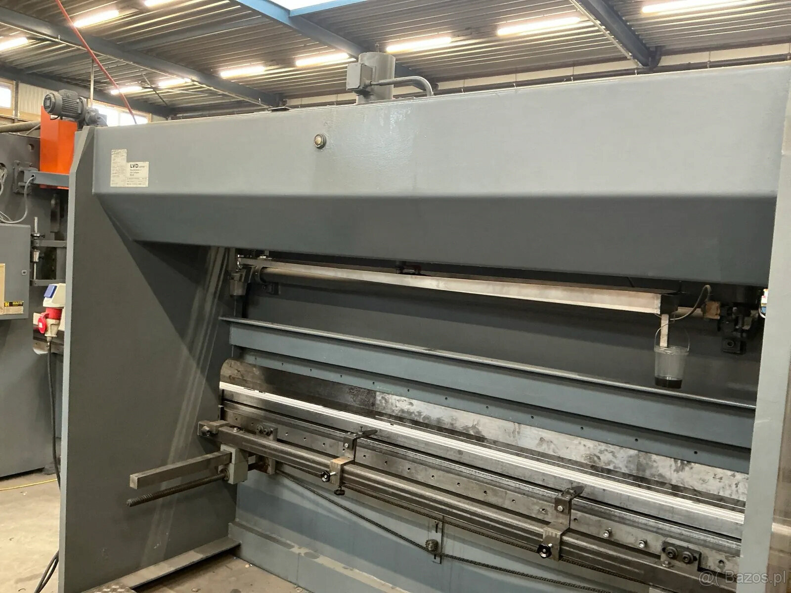 Hydrauliczna prasa krawędziowa CNC 70 t,gięcia 2500 mm,7 osi - 4