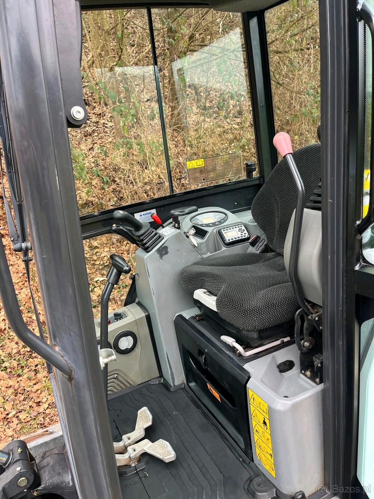 Sprzedam minikoparkę Bobcat E19 - 4