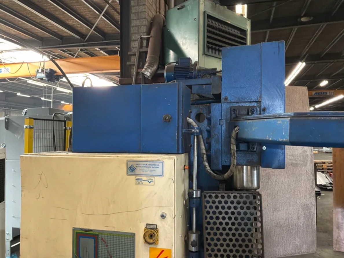 Hydrauliczna prasa krawędziowa 135 t, długość gięcia 3000 mm - 4