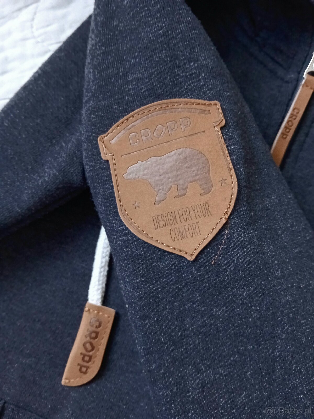 Ciepła bluza z kapturem - 4