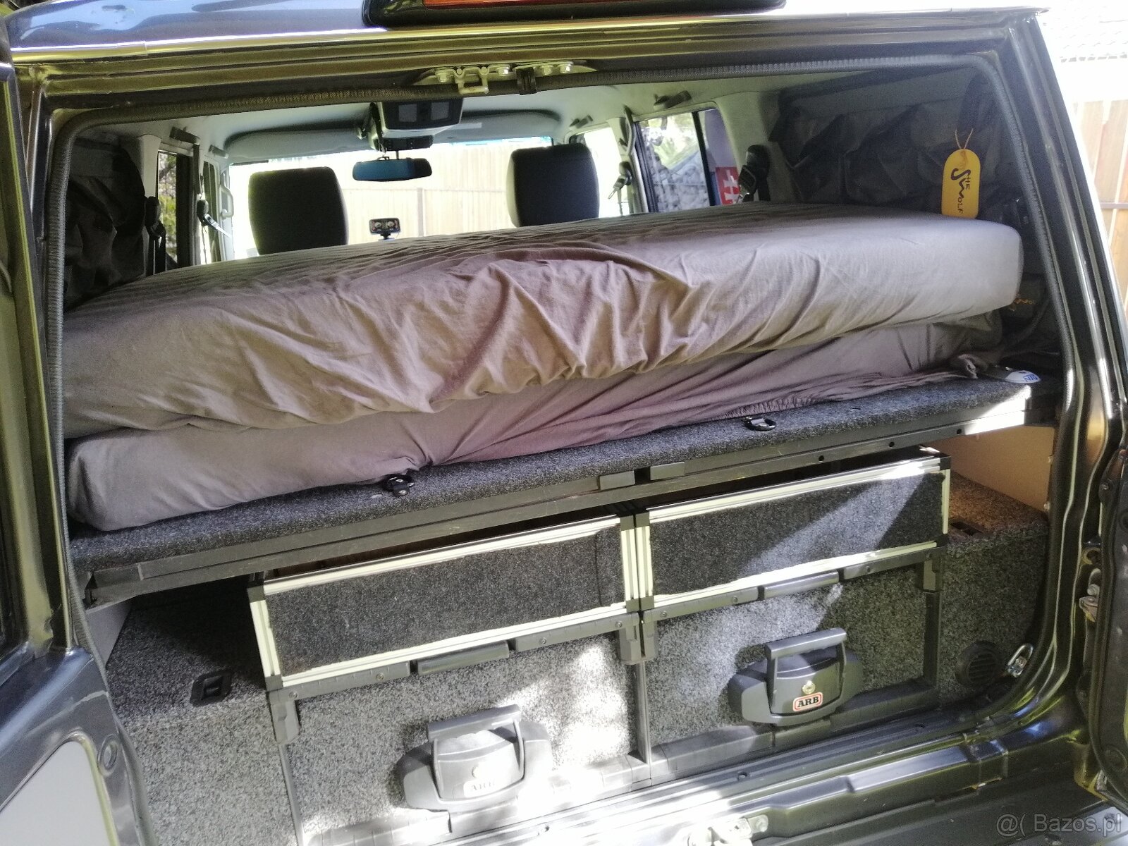 Toyota Land Cruiser - 4