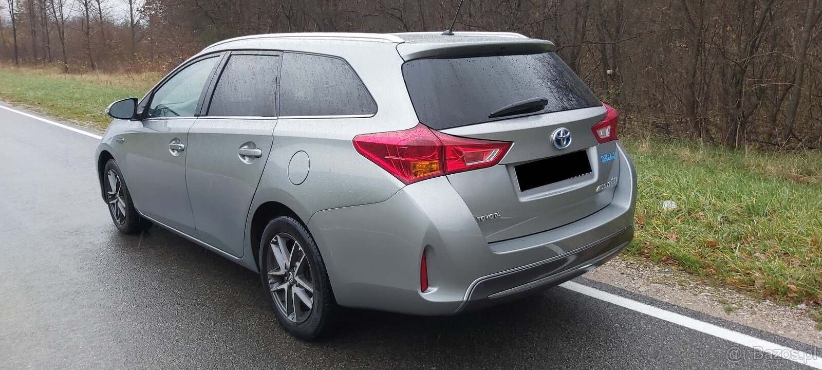 Toyota Auris 1.8 Hybryda 2014r 173 tyś km Kamera Hands-Free - 4