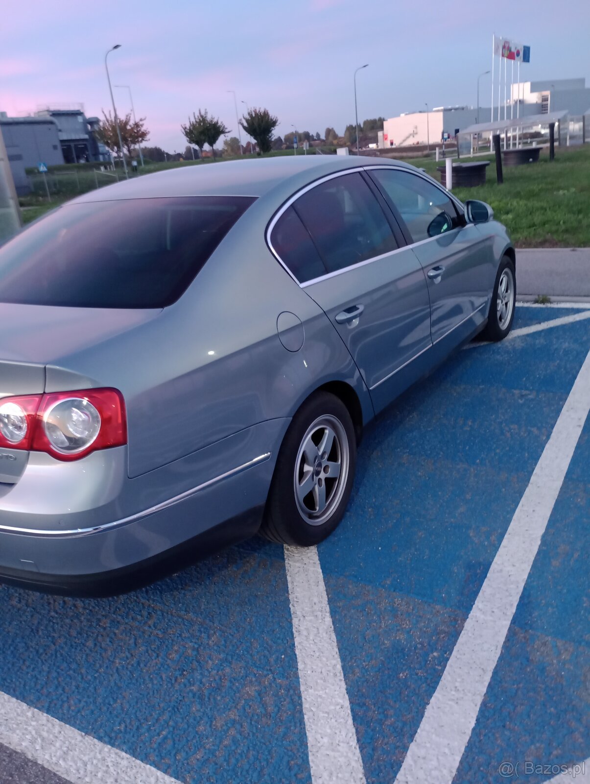 sprzedam zadbanego passata - 4