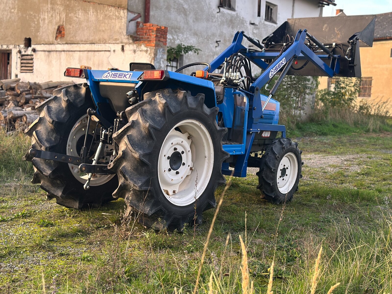 Iseki TA317 z ładowarka - 4