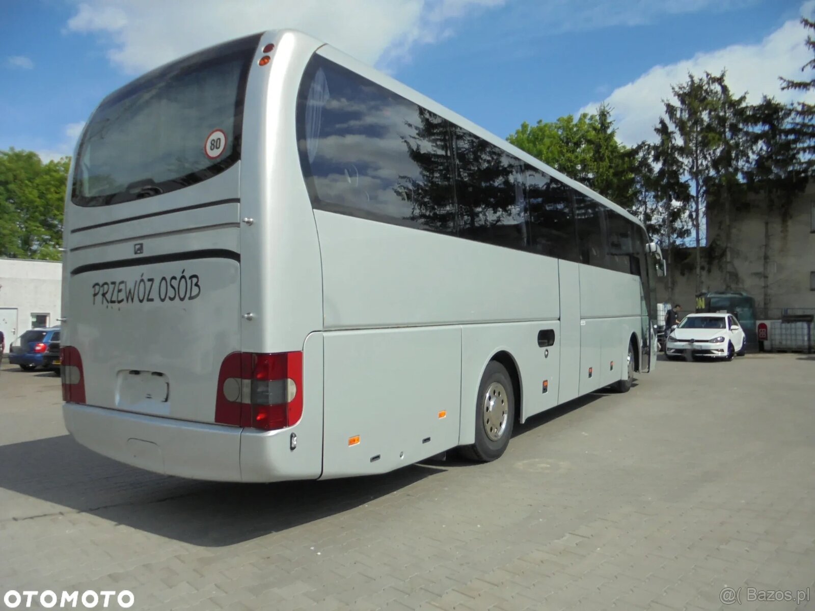 MAN R07 Lions Coach - 4