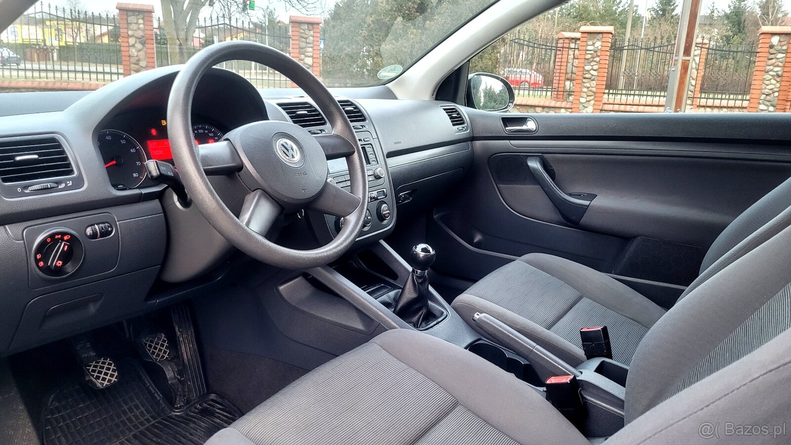 CZARNY KRÓLVolkswagen Golf 1.6 mpi z Klimą w bardzo dobrym - 4