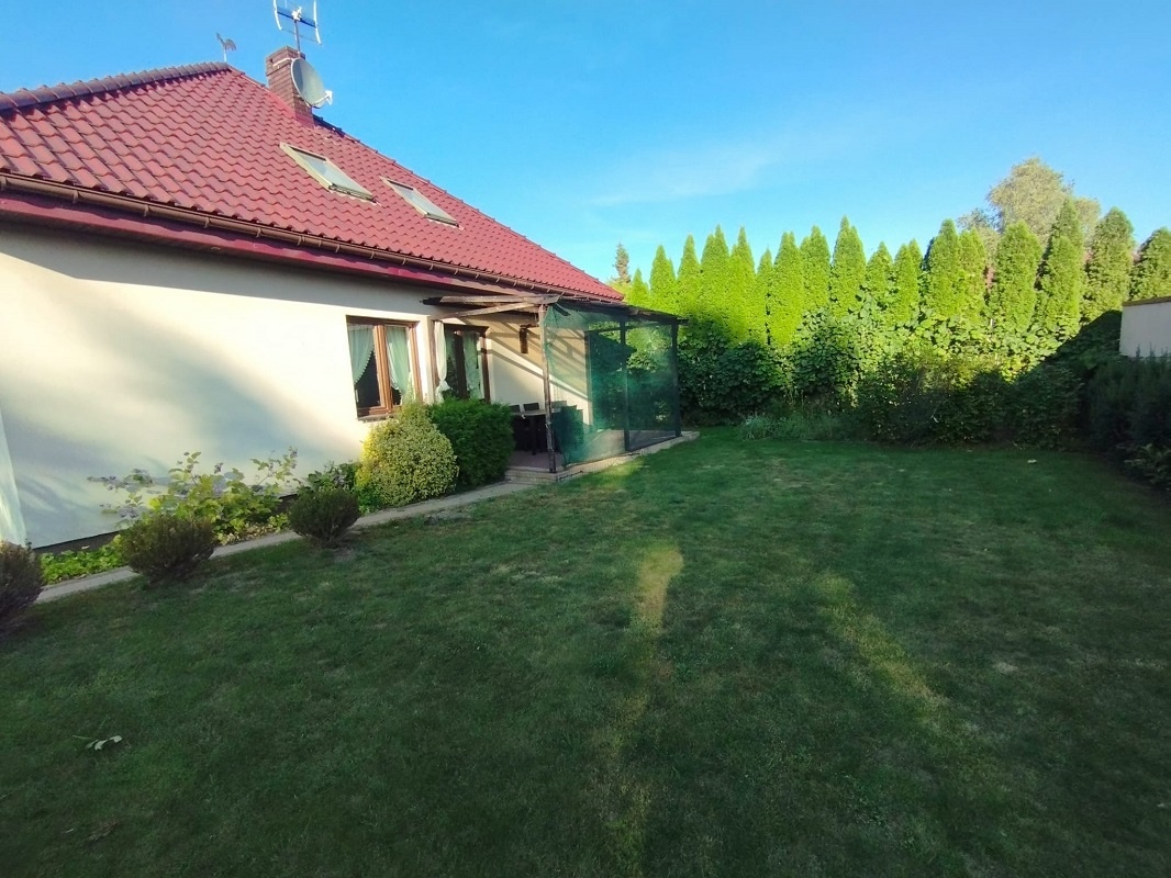 Dom parter z użytkowym poddaszem o powierzchni 187m2,Zduny - 4