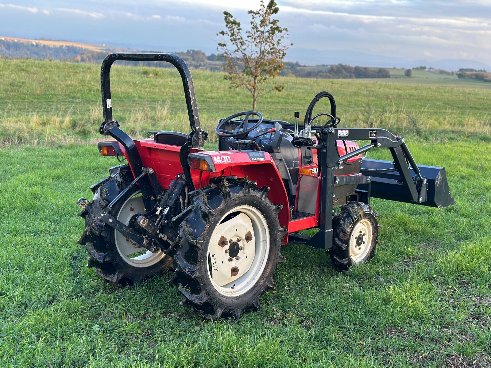 Mitsubishi MT245 z ładowarka - 4