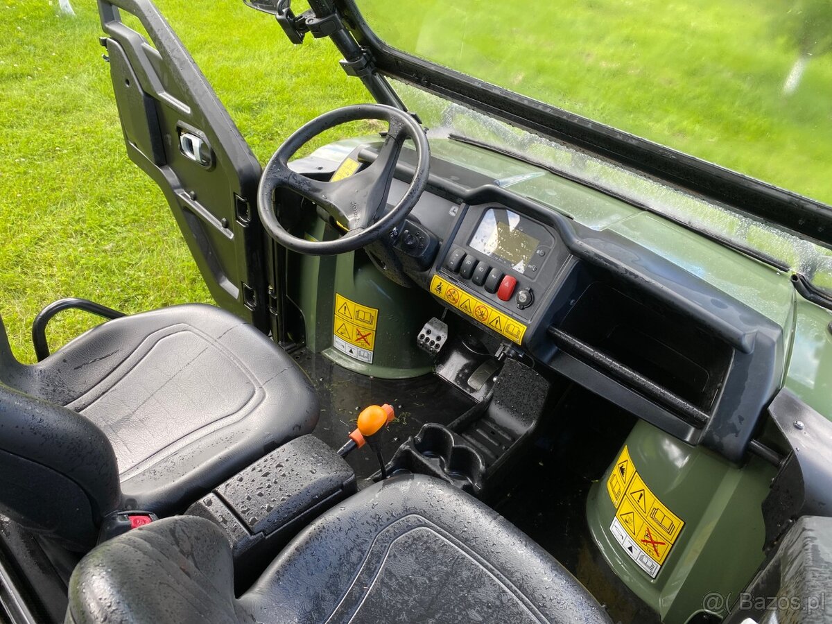 John Deere Gator 4x4 - 4