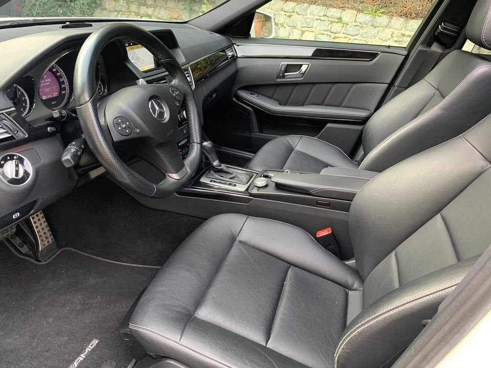 2011 Mercedes-Benz E 220 Avantgarde AMG Package - 4