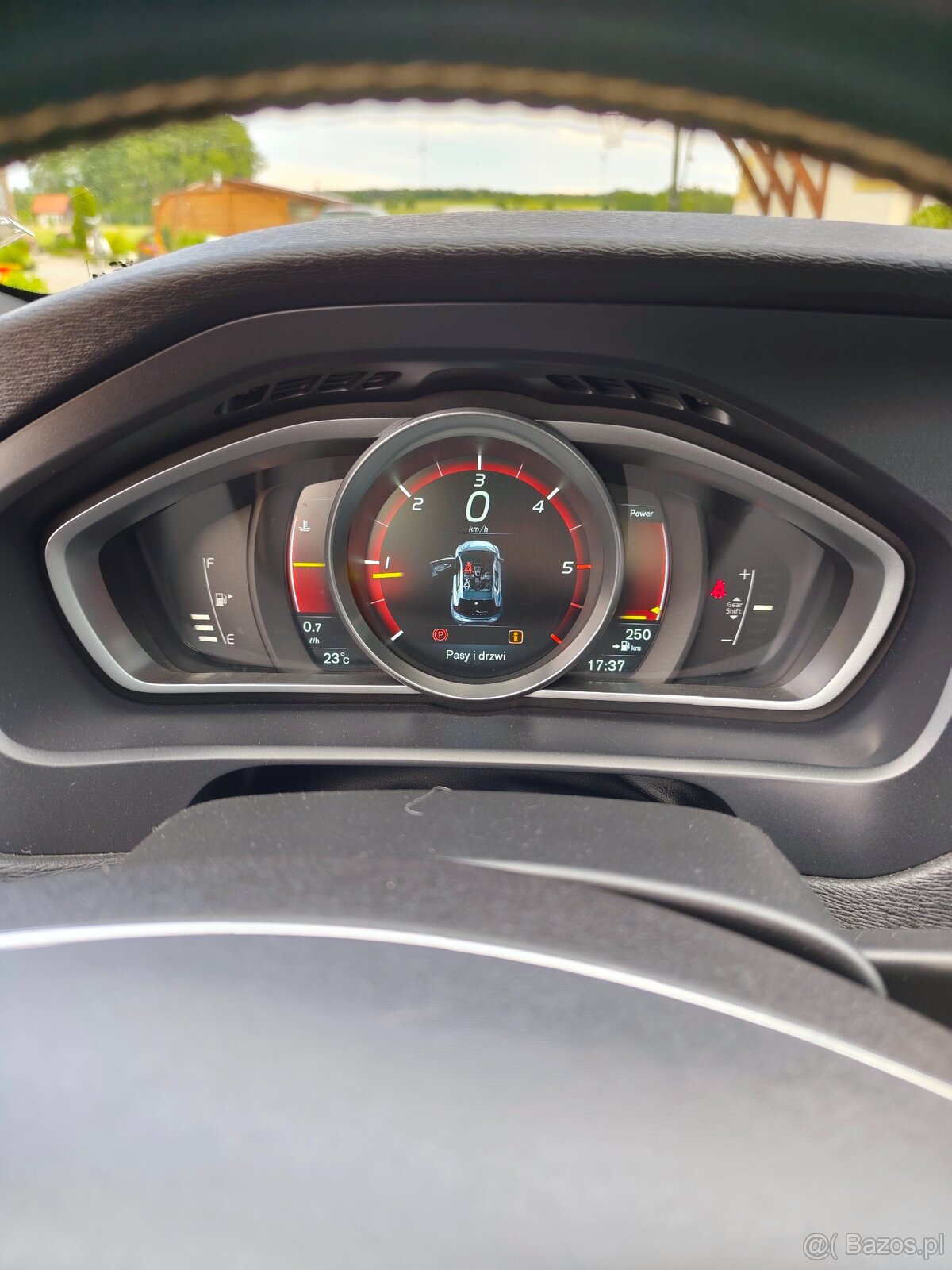 Volvo V40 rok 2014 - 4