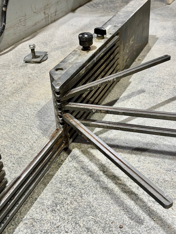 Prowadnice do przykładnic frezarskich AIGNER patent - 4