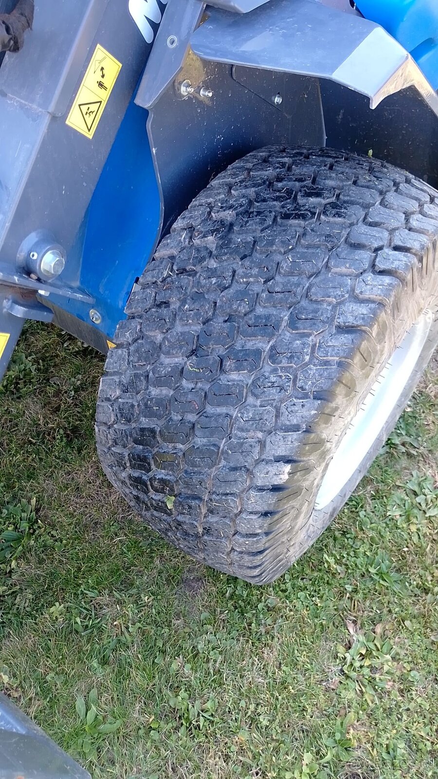 Ładowarka Multione 5.2K, 25HP, ładowność 800kg. 320mth - 4