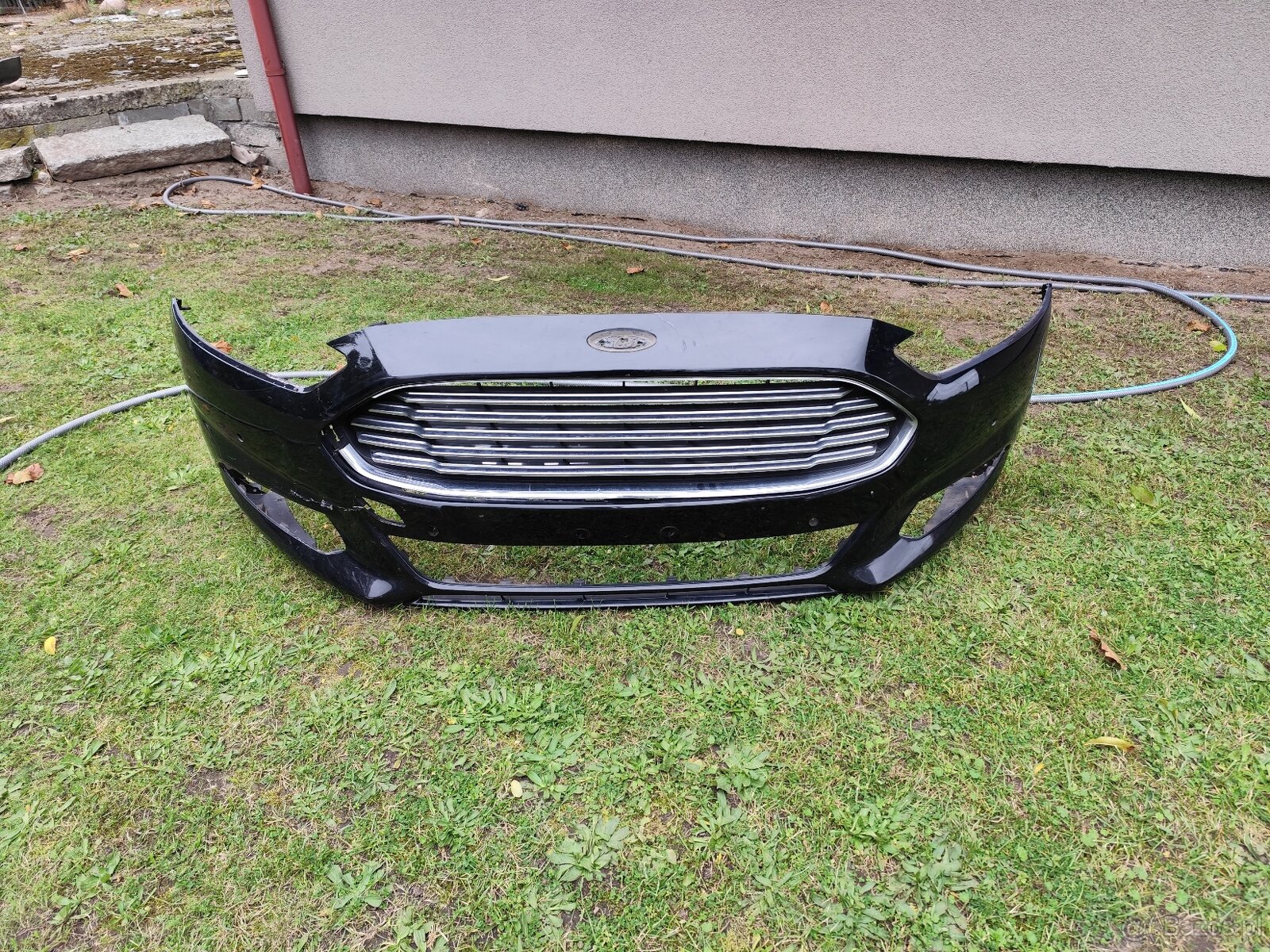 Przedni zderzak do Ford Mondeo MK5 - 4