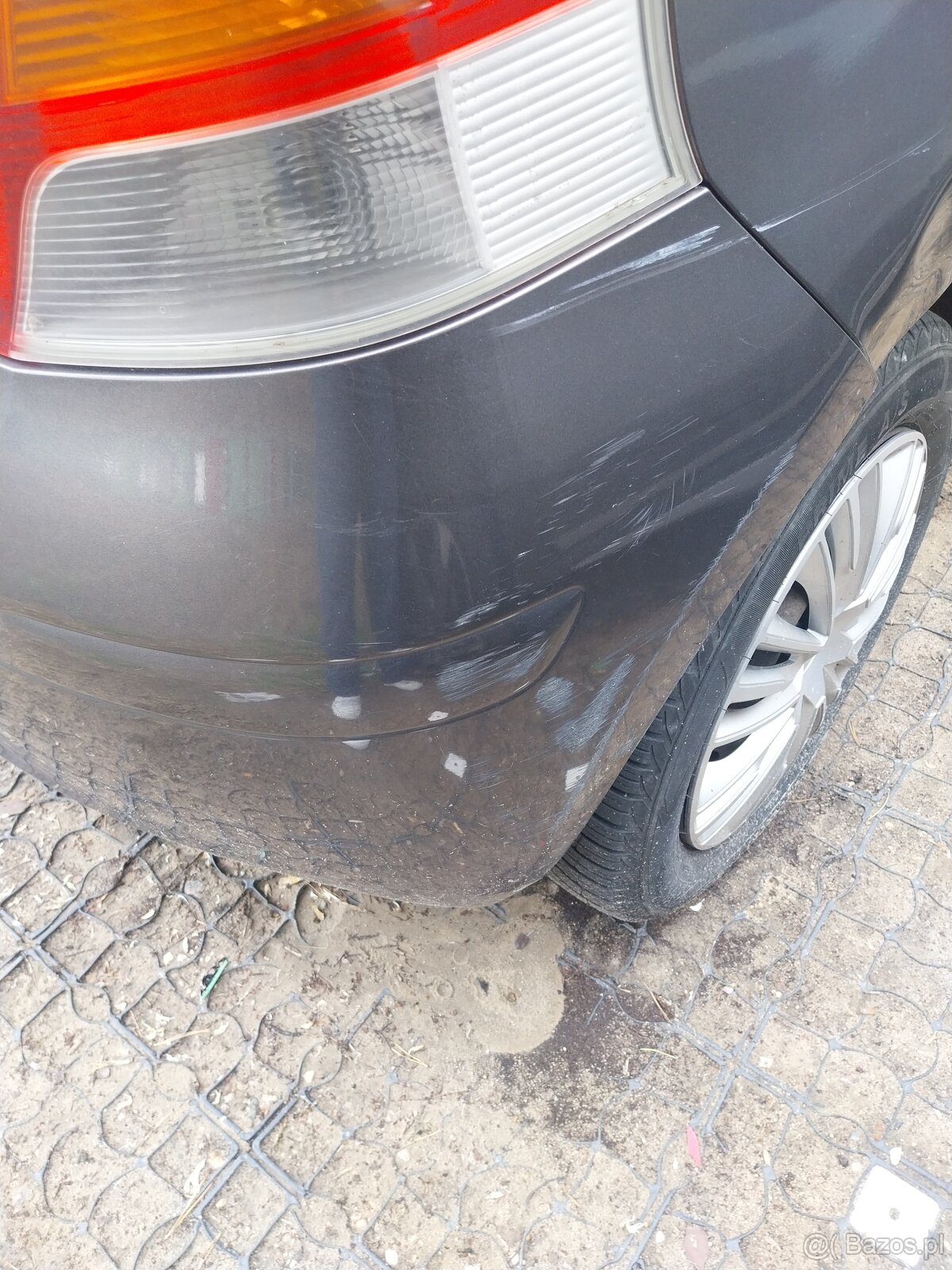 sprzedam uszkodzoną toyotę yaris 2 z 2009 roku - 4