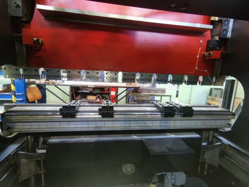 AMADA HFT 80-25 - Prasa krawędziowa CNC - 4