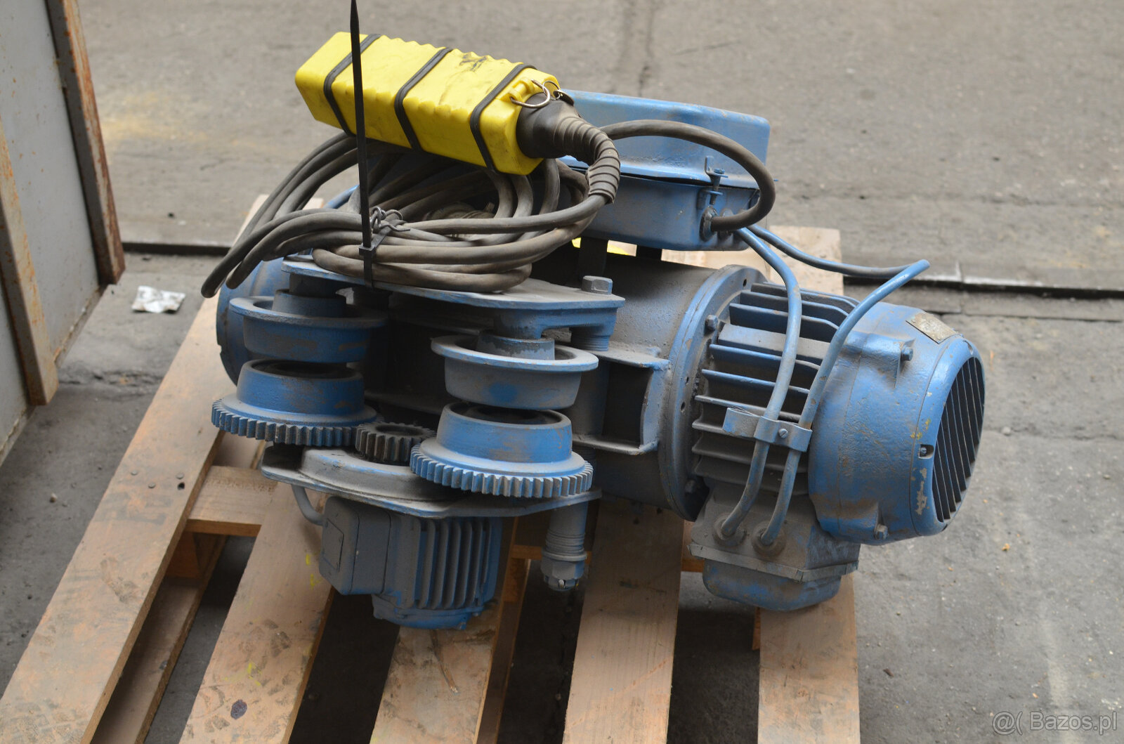 Wciągnik linowy elektryczny z wózkiem Balkancar – 0,5t - 4